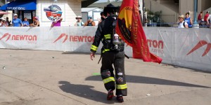 Firefighter ties Ironman race record while honoring Arizona hotshots