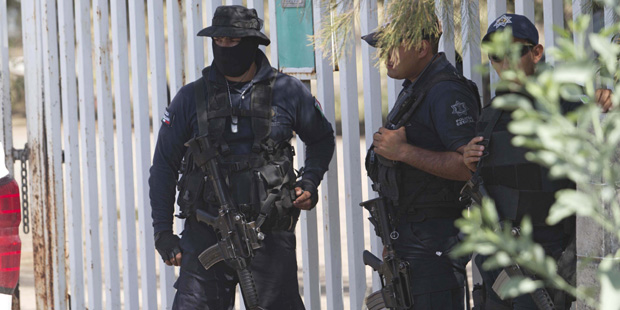 (AP Photo/Refugio Ruiz)...
