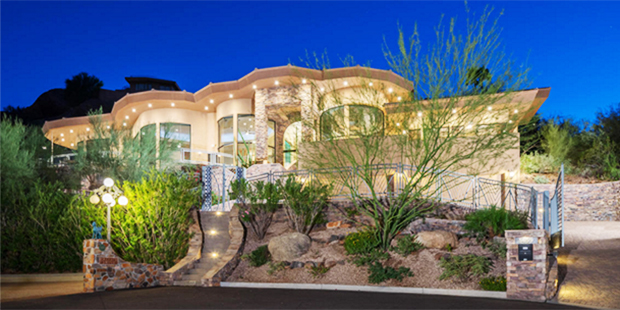 (Luxury Treehouse Realty Photo)...