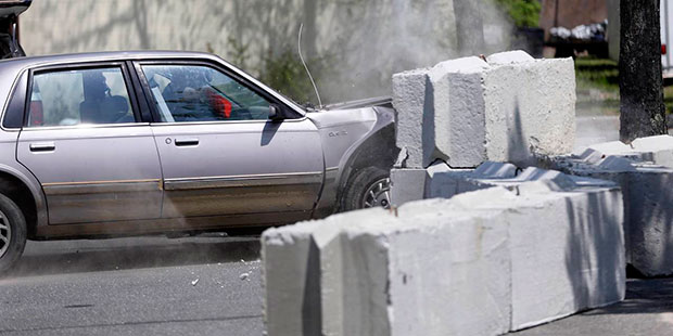 (Stephanie Zollshan/The Berkshire Eagle via AP)...