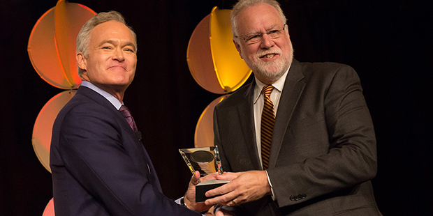 CBS News anchor Scott Pelley receives the 2016 Cronkite Award from ASU Provost Mark Searle. (Photo ...