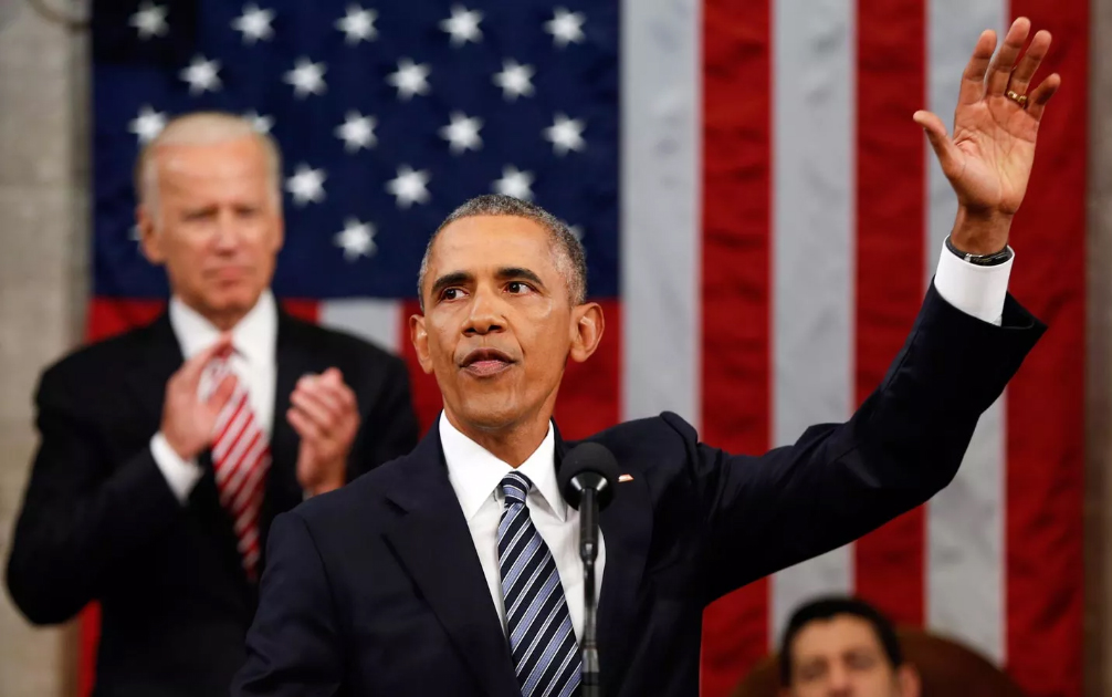 President Barack Obama waves at his State of the Union address in Washington, Tuesday, January 12, 2016. (AP Photo / Evan Vucci, Pool)