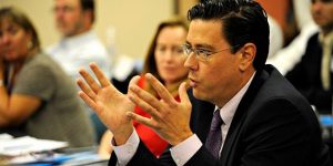Democratic state senator announces bid for Arizona governor