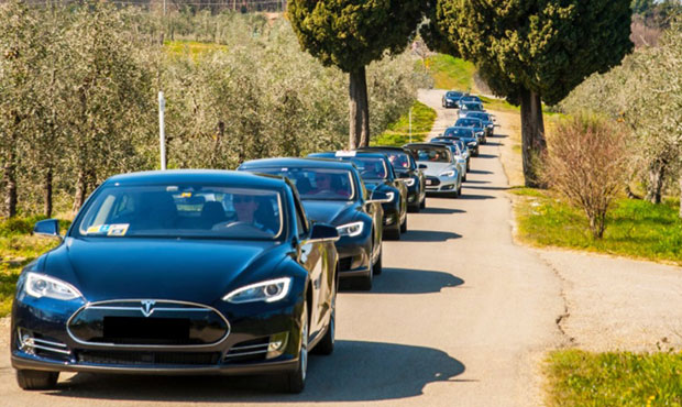 (Twitter Photo/@TeslaMotors)...