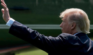 Live blog: President Donald Trump visits Yuma, hosts rally in Phoenix