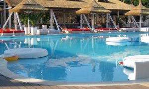 Arizona resorts take advantage of 'daycation' hotel trend