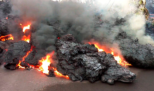 (Scott Wiggers/Apau Hawaii Tours via AP)...