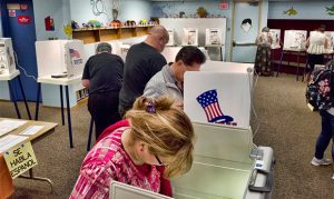 Arizona groups aim to register 200,000 voters by midterm elections