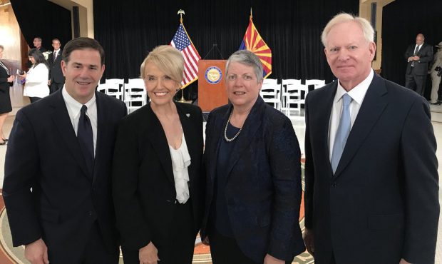 (Twitter photo/@GovBrewer)...