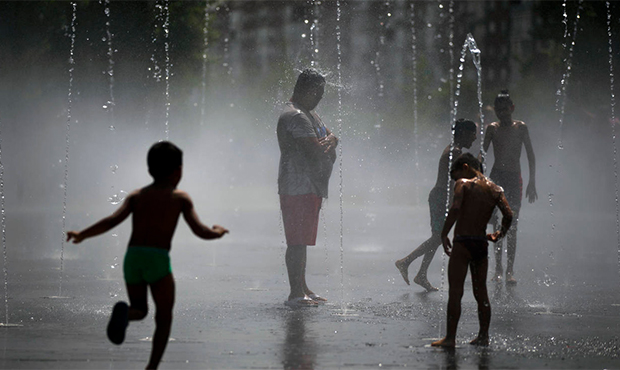 (AP Photo/Francisco Seco)...