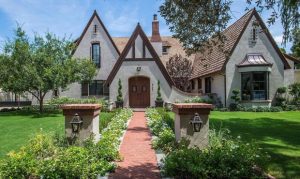 Cindy McCain has a new $2.8 million home to go with her new job