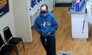 FBI offering $2,500 reward in pursuit of Phoenix's 'Mismatch Bandit'