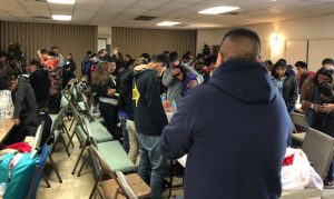 ICE keeps dropping off busloads of migrants at Phoenix-area churches