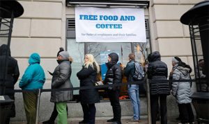 Companies lend hand to Arizonans affected by government shutdown
