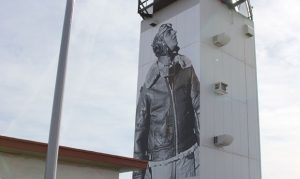Mesa's Falcon Field unveils photo on its 'coolest air traffic control tower'
