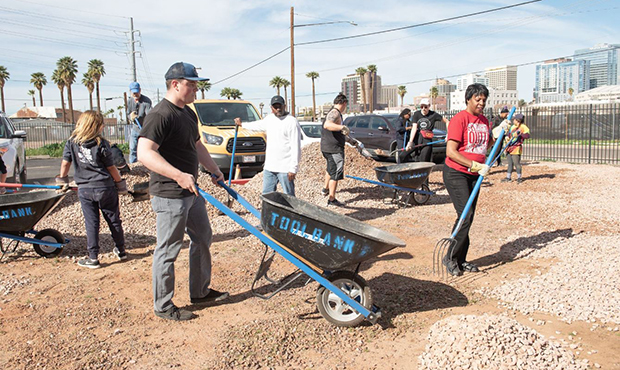 (Twitter Photo/Valley of the Sun United Way)...