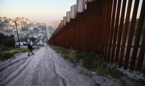 Officials say border closure would hurt Arizona agriculture, tourism