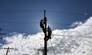 APS pausing residential power disconnections over late payments