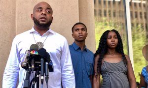 Phoenix family in shoplifting incident doesn't accept mayor, police apologies