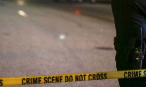 Phoenix police shoot knife-wielding suspect outside store