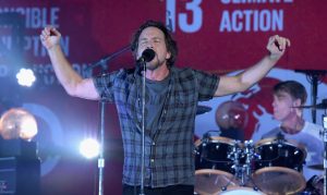 Pearl Jam rocking into Phoenix area behind new album, 'Gigaton'