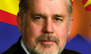 Incumbent Jerry Weiers leads primary election for Glendale mayor