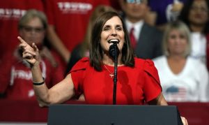 Sen. McSally thanks Ducey, staff in emotional final speech on Senate floor