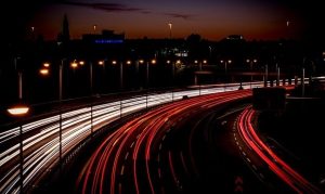2 killed, 3 injured in rollover crash in Phoenix on Interstate 17