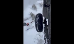 Rescue teams pull stranded hikers off snowy Arizona mountain