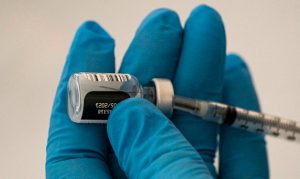 Arizonans more willing to get vaccine, more worried about virus, poll finds