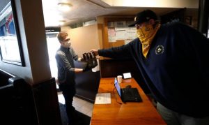 Arizona bill would open up to-go alcohol sales for more restaurants