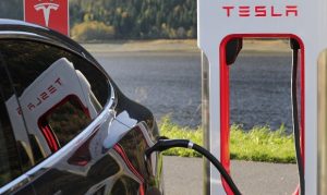 Ride-share program using Teslas launches Phoenix-Tucson service
