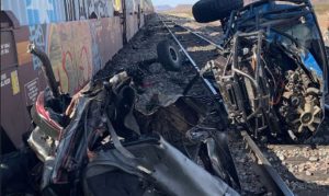 3 killed after train crashes into vehicles in northern Arizona