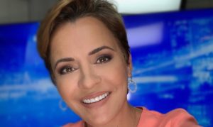 Former TV anchor Kari Lake announces run for Arizona governor