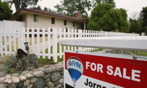 Arizona housing market sparks bidding wars for homebuyers