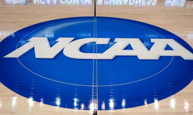 (AP Photo/Keith Srakocic)...