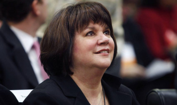 FILE - In this March 31, 2009 file photo singer Linda Ronstadt waits to testify to Congress, in Was...