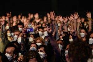 Some metro Phoenix concerts requiring masks, COVID-19 vaccines