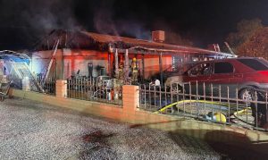 4 people escape early-morning house fire in Phoenix