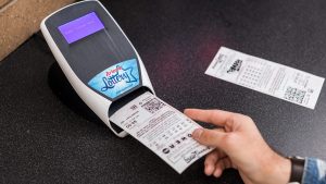 Anonymous Gilbert couple claims Powerball jackpot, takes cash sum of $283.3M