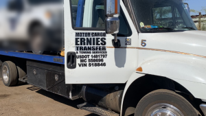 Phoenix police seeking public's help after man found dead in tow truck
