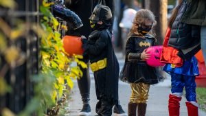 Arizona pediatrician recommends how to keep kids safe from COVID-19 this Halloween