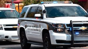 3 injured in collision between Glendale police vehicle, passenger car