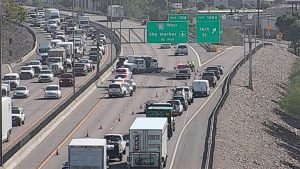 Wreck on I-17 backs up traffic in both directions near downtown Phoenix