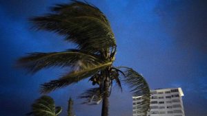 Storm winds cut through Phoenix area, rain hitches ride