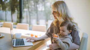 Child care costs prompting Arizona parents to quit jobs, stay home with kids