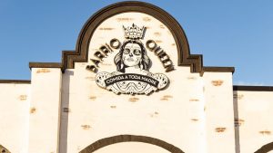 Phoenix-area Barrio Queen Mexican food chain selling to Famous Dave's partnership