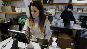 Arizona small businesses feeling strain of inflation, supply-chain woes