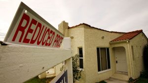Here's what July drop in Phoenix home prices means for buyers, homeowners