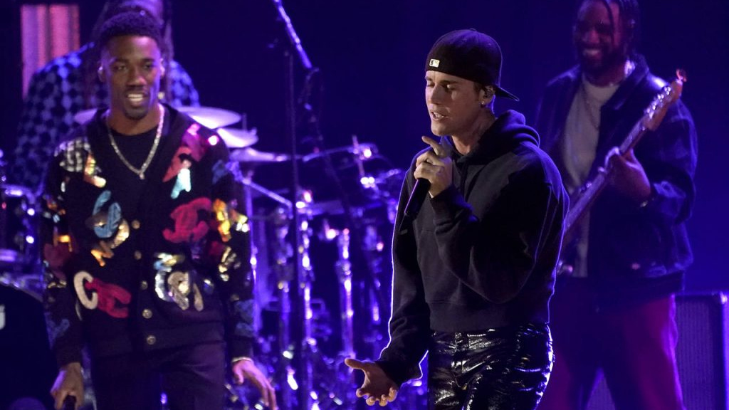 Giveon, left, and Justin Bieber perform "Peaches" at the 64th Annual Grammy Awards on Sunday, April...